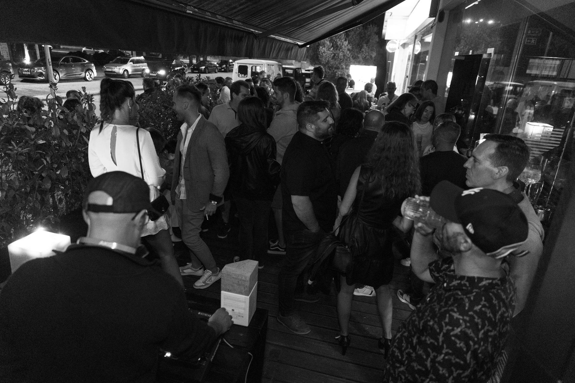 654 Bar Music