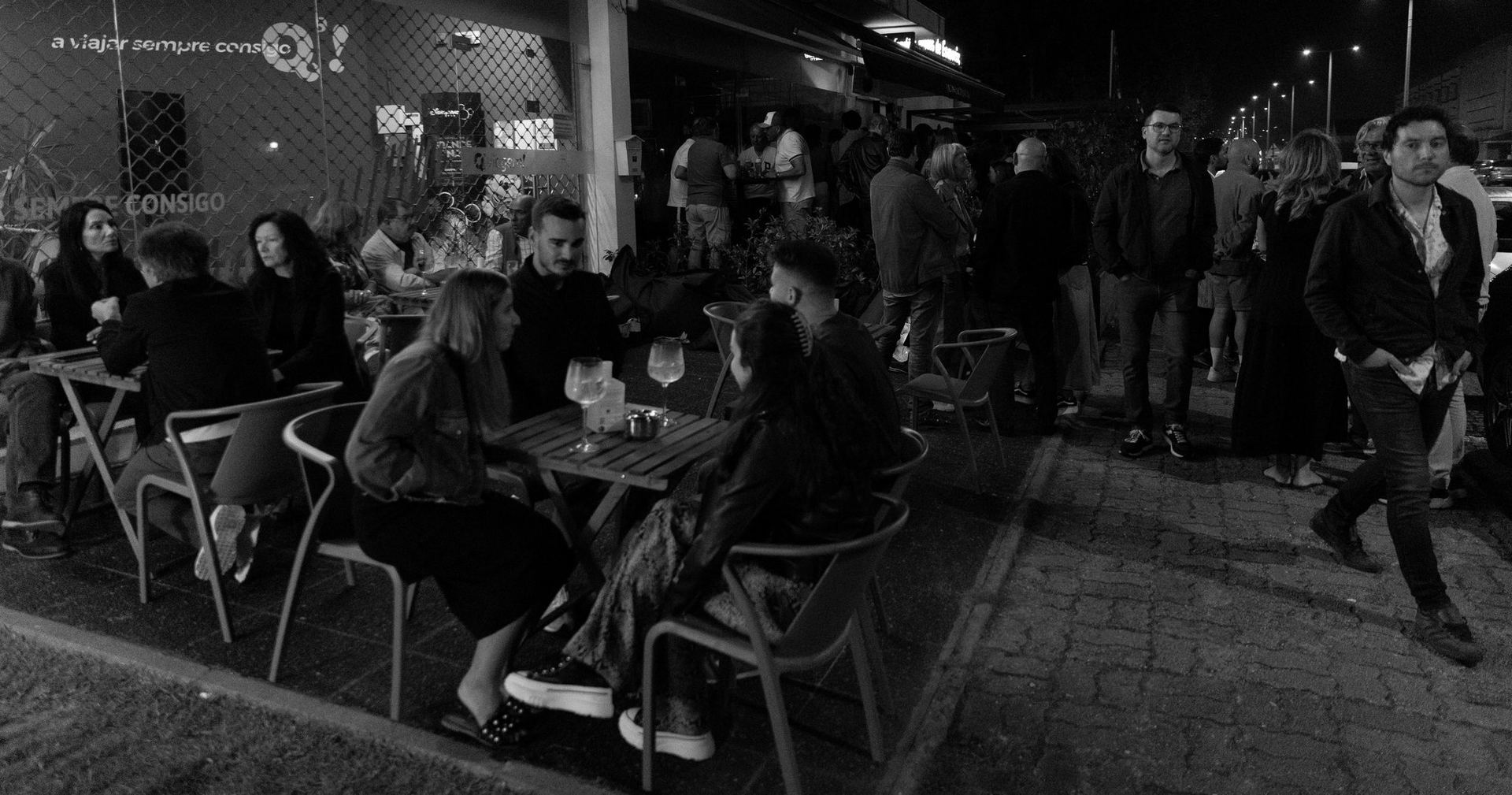 654 Bar Atmosphere